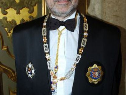 Juan Antonio Xiol Rios, who replaces Carlos D&iacute;var as chief justice.