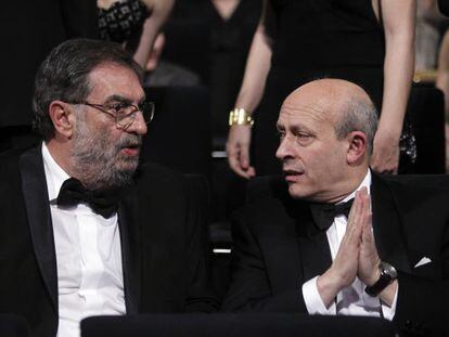 Last year&#039;s Goyas ceremony with Jos&eacute; Ignacio Wert (r) next to Cinema Academy president Enrique Gonzalez Macho. 