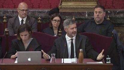 (Second row) Oriol Junqueras (r) and Raül Romeva during the trial.
