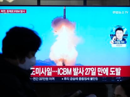 A TV screen shows a file image of North Korea's missile launch during a news program at the Seoul Railway Station in Seoul, South Korea, Sunday, Jan. 14, 2024.