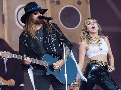 Billy Ray Cyrus and Miley Cyrus performing at Glastonbury in 2019.