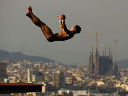 An athlete trains ahead of the 15th FINA World Championships at Piscina Municipal de Montjuic on July 19 2013 in Barcelona Spain 