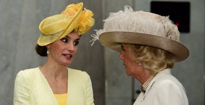 Queen Letizia chats to the Duchess of Cornwall on Wednesday.