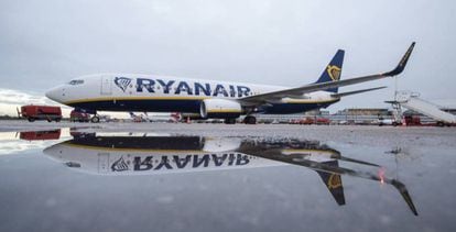 A Ryanair plane at Hamburg airport