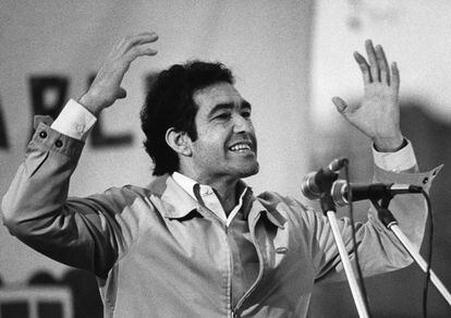 Justiniano Martínez at a party rally in Barcelona in 1983.