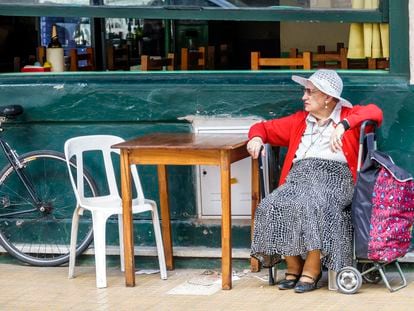 A woman taking a rest in San Telmo, Buenos Aires.