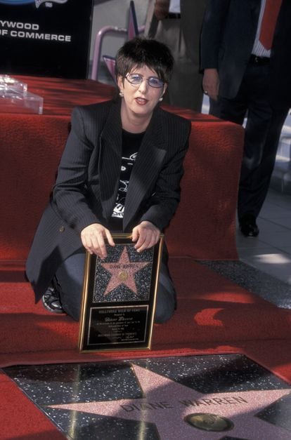 Diane Warren unveils her star on the Hollywood Walk of Fame in 2001.