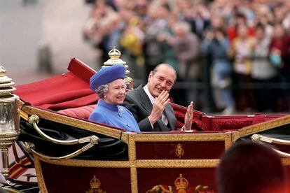 London, United Kingdom, May 14: The Queen And President Jacques Chirac In The 1902 State Landau In The Mall On The Way To Buckingham Palace On His Arrival In London.