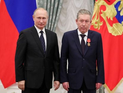 Russian President Vladimir Putin and Lukoil President Ravil Maganov in November 2019.