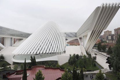 A view of the Santiago Calatrava-designed auditorium in Oviedo.