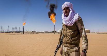 A Tuareg from the Sahara Brigade guarding an oil well near the Algerian border.