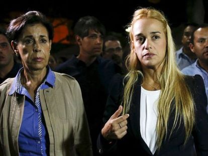 The mother of Leopoldo López, Antonieta, and his wife, Lilian Tintori, after hearing the sentence.