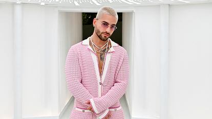 In December 2021, singer Maluma attended a Chanel dinner in Miami wearing an iconic Coco Chanel-designed jacket.