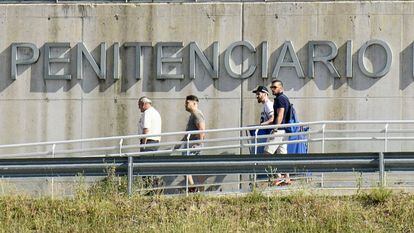 Three members of “La Manada” leave jail in Pamplona on Friday.