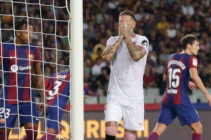 Barcelona beat Sevilla with a Sergio Ramos own goal