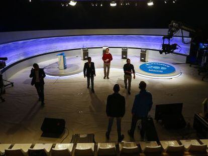 A rehearsal of the debate that will be hosted by EL PAÍS tonight at 9pm.