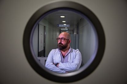 Josep Munuera, head of Diagnostic Imaging at the Sant Pau Hospital in Barcelona, pictured in one of the corridors of the health center.