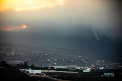 A cloud of ash from the new volcano on La Palma.