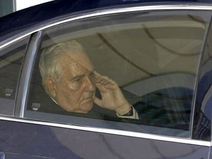 Embattled Chief Justice Carlos D&iacute;var leaving the special session of the CGPJ on Saturday.