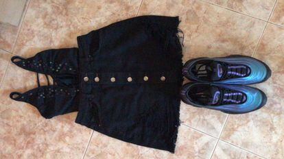 Photo of the disputed outfit provided by Laura C.