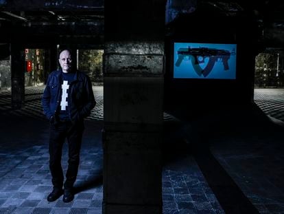 Conceptual artist Trevor Paglen, in front of his installation at the Matadero Madrid center, on February 1.