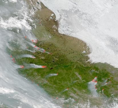 A satellite image of one of the fires in the Siberian Arctic studied by CREAF researchers.