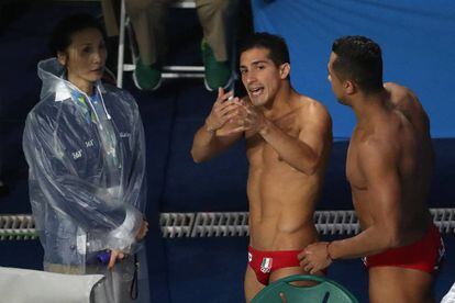 Rommel Pacheco and Jahir Ocampo ask to repeat their dive.
