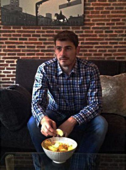 Iker Casillas showing support for a brand of potato chips.