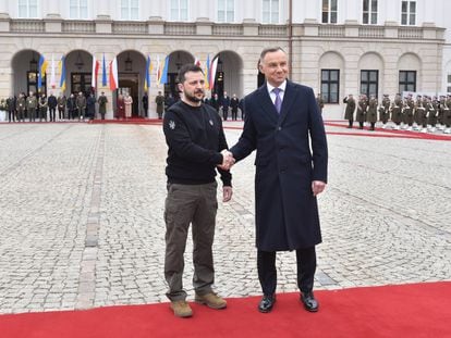 President of Ukraine Volodymyr Zelenskiy (left) and his Polish counterpart Andrzej Duda in Warsaw, April 5.