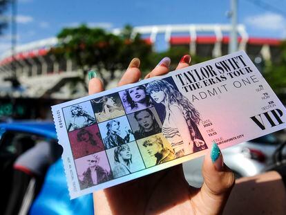 Taylor Swift fans wait outside the River Plate Athletic Club's soccer stadium in Buenos Aires for her first concert in Argentina on November 9.
