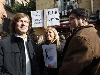 Judge Pedraz  (l) was among the protestors against court fees in Madrid today.