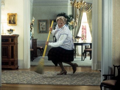Robin Williams in a scene from 'Mrs. Doubtfire' (1993).