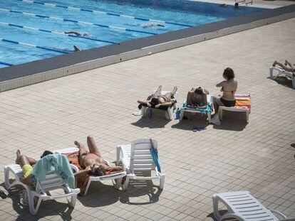 Going topless is a regular practice at the Picornell swimming pools in Barcelona.