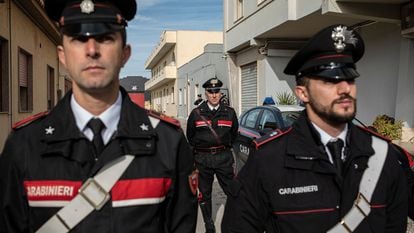 Italian police in the Sicilian town of Campobello di Mazzara, where the mafia boss Matteo Messina Denaro was taking refuge.