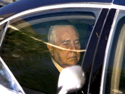 D&iacute;var leaves the CGPJ meeting after announcing his decision to resign.