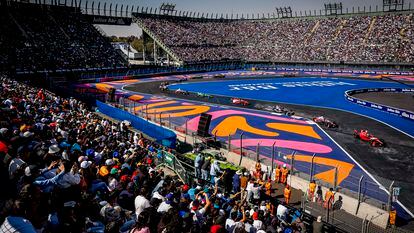 An image from the stands of the 2022 Mexican Grand Prix.