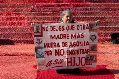 A searching mother during a demonstration in Mexico City, in December 2022.
