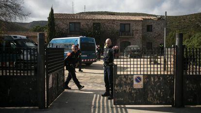 Police guarding the Cal Ganxo center in Castelldefels.