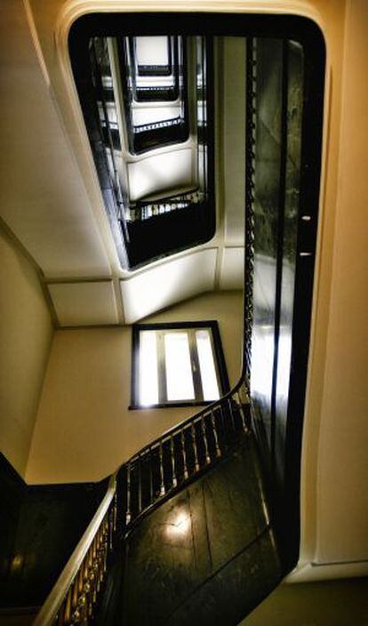 A staircase inside the headquarters of Banco Central Hispano at Canalejas street, 1. 
