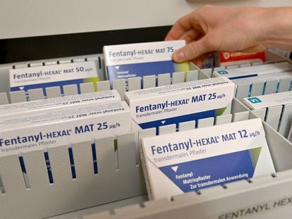 Patches containing the active ingredient Fentanyl are displayed in a drawer.