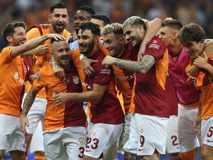 Galatasaray's players celebrate after winning the UEFA Champions League play-offs second leg match between Galatasaray and Molde in Istanbul, Turkey, 29 August 2023.