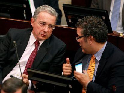 Álvaro Uribe at the beginning of the debate on Wednesday.
