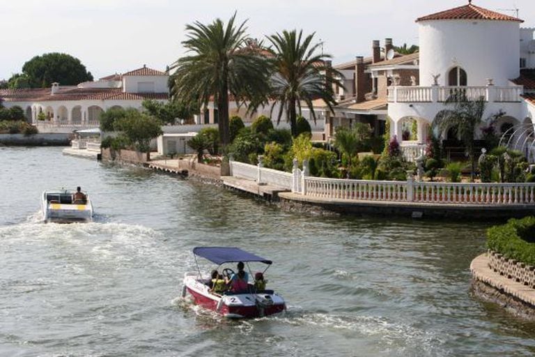 Owners of these luxury properties on Empuriabrava's canals in Girona province were among those facing expropriation.