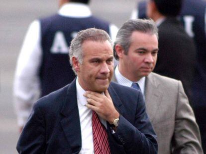 Lawyer Juan Collado (l) is being investigated for money laundering.