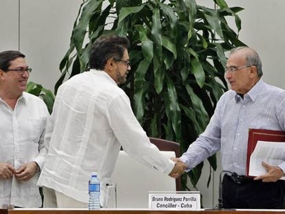 The government and FARC rebels are expected to sign a new peace deal this week.