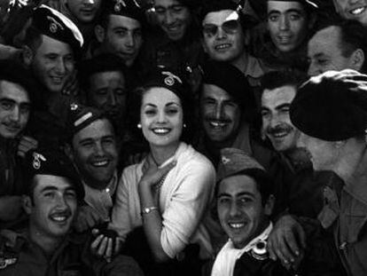 Star Carmen Sevilla visits Spanish troops in 1957 during the Ifni War, a historical event that falls under the classified material legislation.