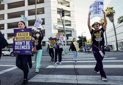 Healthcare workers strike in front of Kaiser Permanente Los Angeles Medical Center