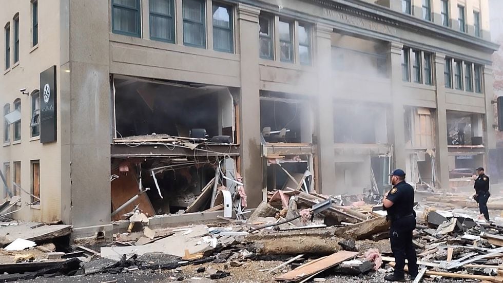 Explosion At Historic Texas Hotel Injures 21 And Scatters Debris In ...