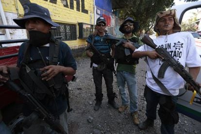 Members of the self-defense force in Parácuaro, Michoacán, on Saturday.