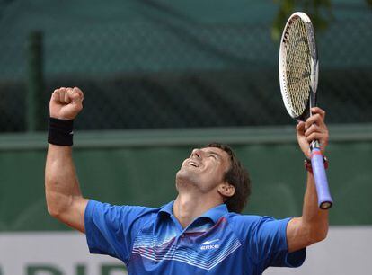 Tommy Robredo won a five-setter to reach round three on Wednesday.